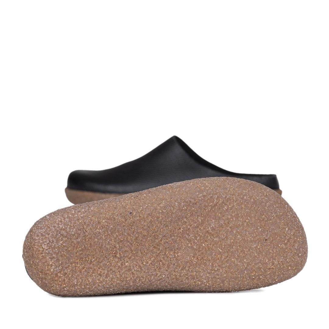 HALAVA Slip-ons