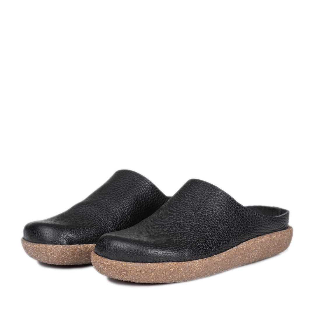 HALAVA Slip-ons