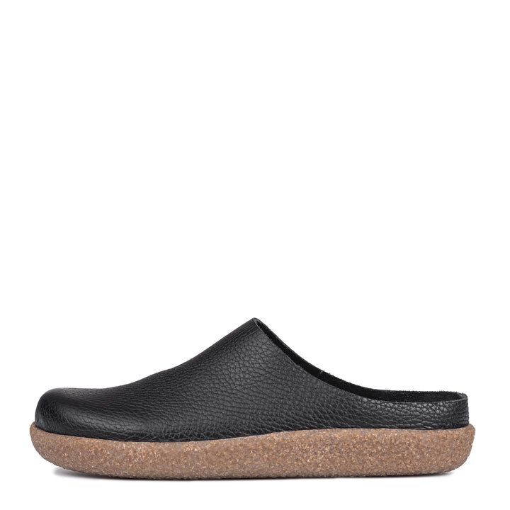 HALAVA Slip-ons