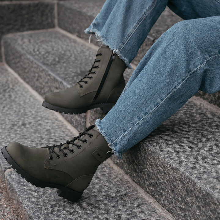 KARA Damen Zero Waste Stiefelette