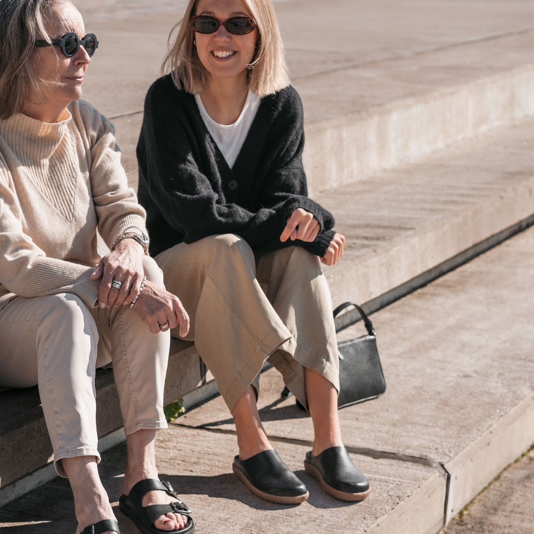 HALAVA Slip-ons